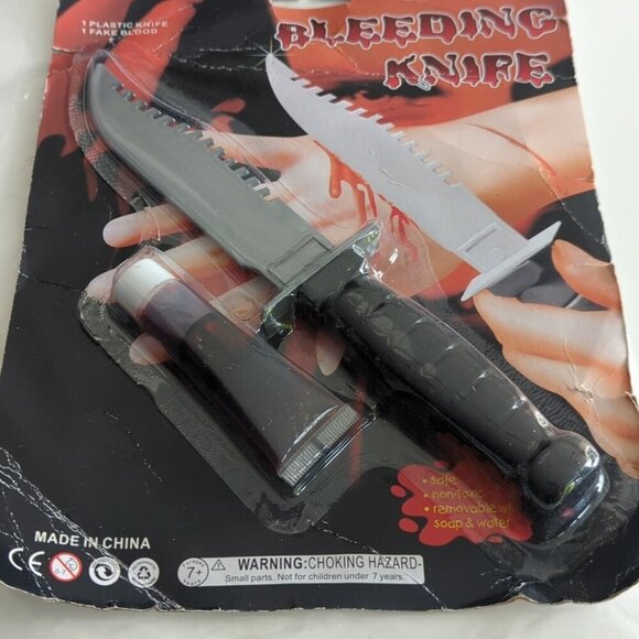 Scream Mask With Bleeding Knife Cosplay Halloween - NWT - Picture 3 of 4